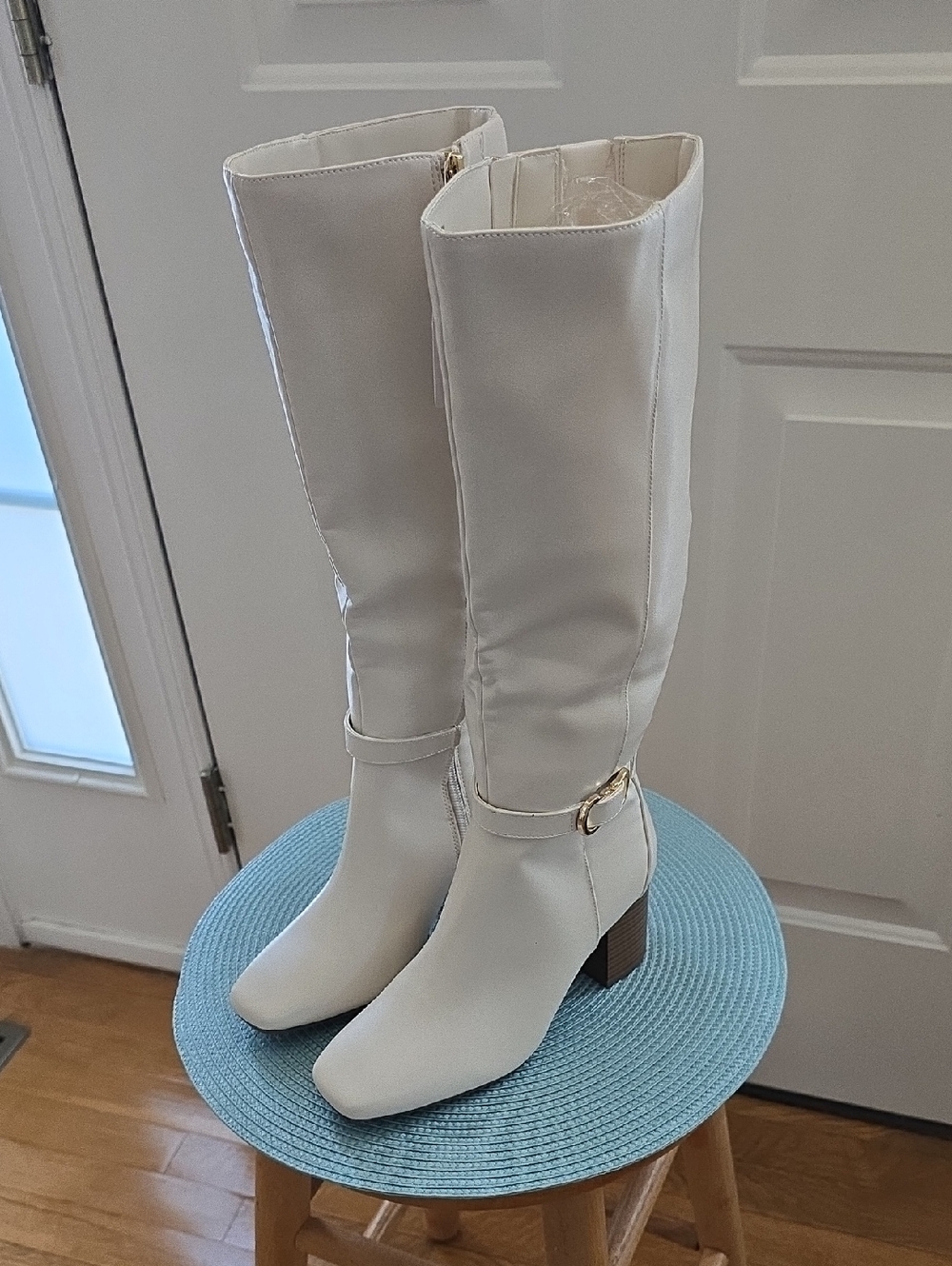 LIZ CLAIBORNE WOMEN'S CREAM HIGH ZIP BOOTS SIZE 5